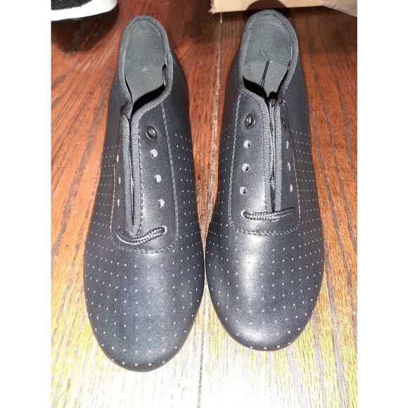 Size 5 Black Non-Slip Lace Up Dance or Practice Shoes With Heel - Picture 2 of 4